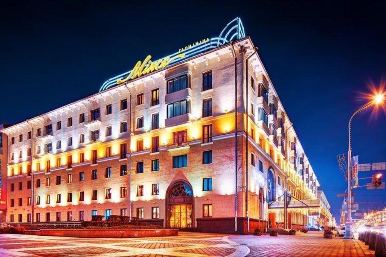 Hotel Minsk Esterno foto